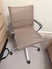 Herman Miller Setu Executive