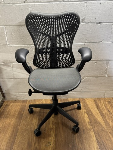 Herman miller mirra - miller,