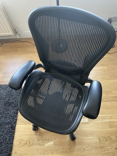 Herman miller aeron chair - herman,