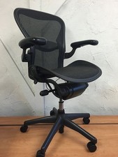 BLACK HERMAN MILLER AERON 